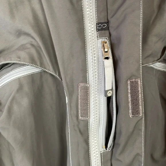 American Eagle Men's Gray Hooded Ski Jacket w/Lots of Zipper Pockets - Size XL